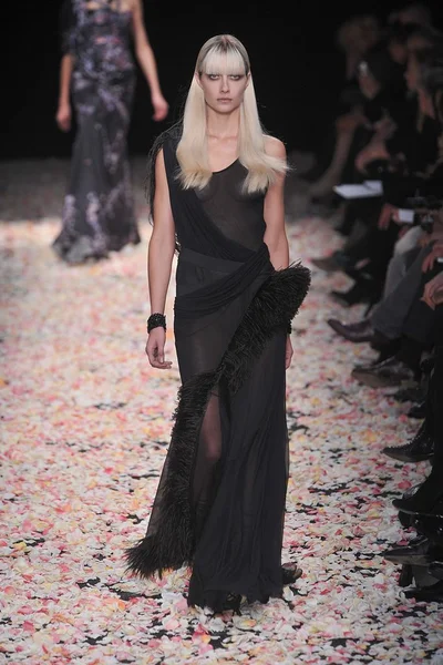 Look 27